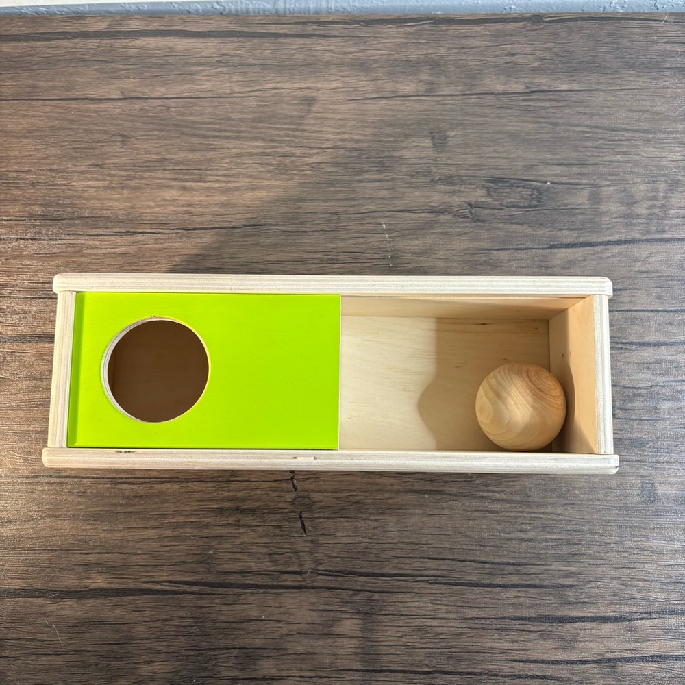 Lovevery Wooden Sliding Top Box Ball Drop Toy 1 Ball Montessori Green Thinker